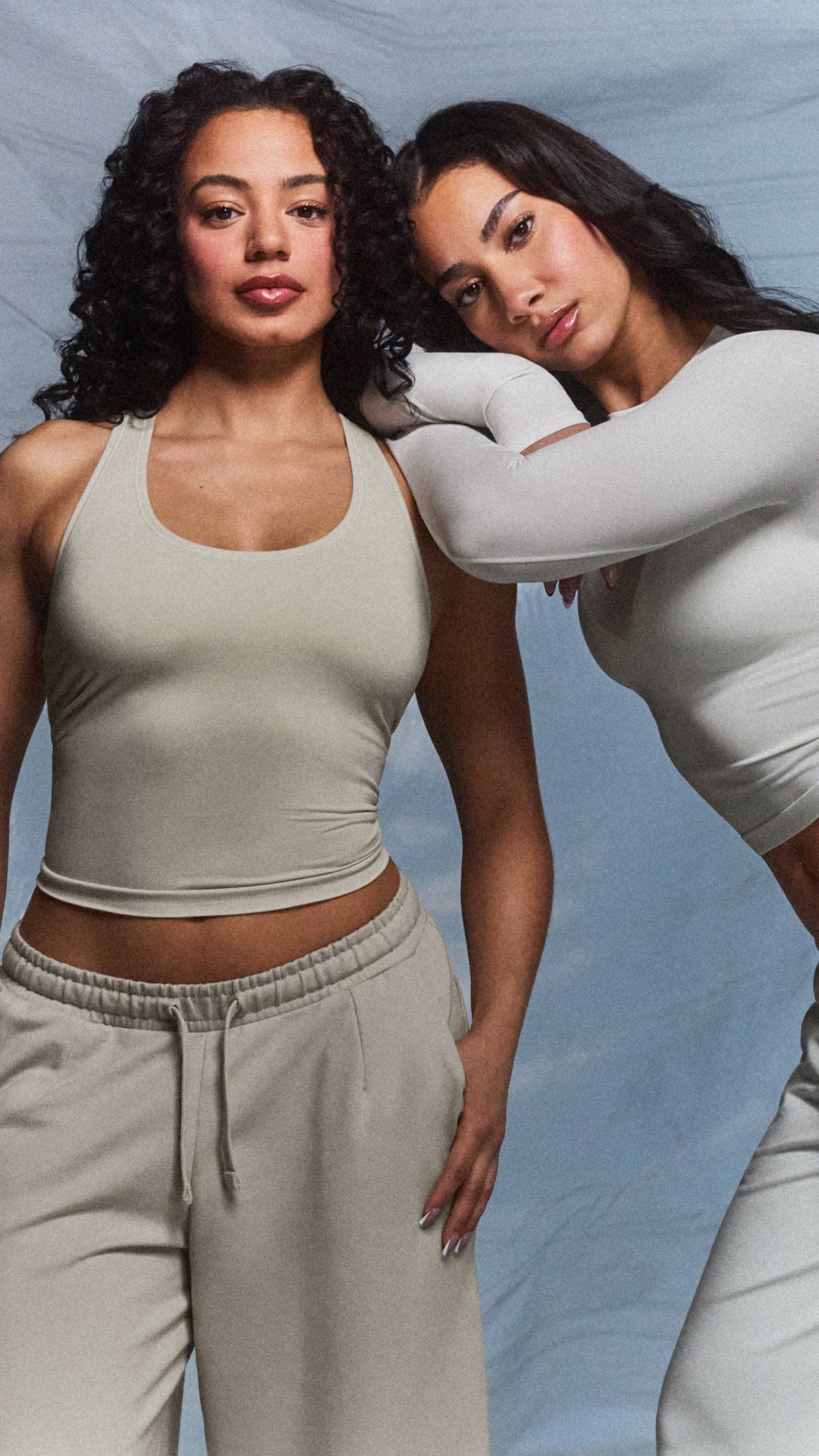 NEW FORM: SEAMLESS. WEIGHTLESS. EFFORTLESS.